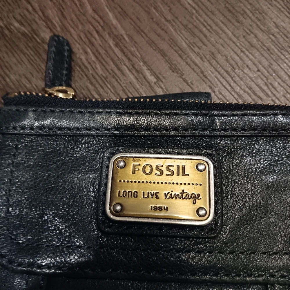 Vintage Fossil Dark Green  Leather Compact Wallet with Gold Plaque